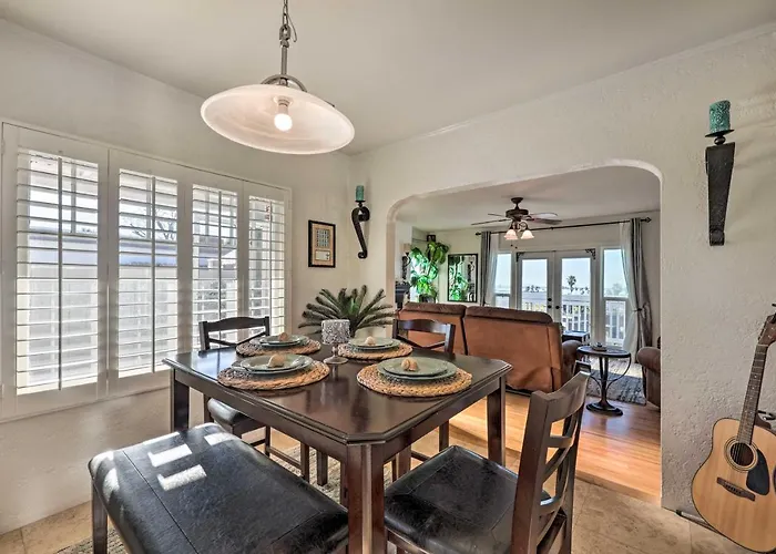 Walk To Ventura Beach: Comfy Home W/ Ocean Views