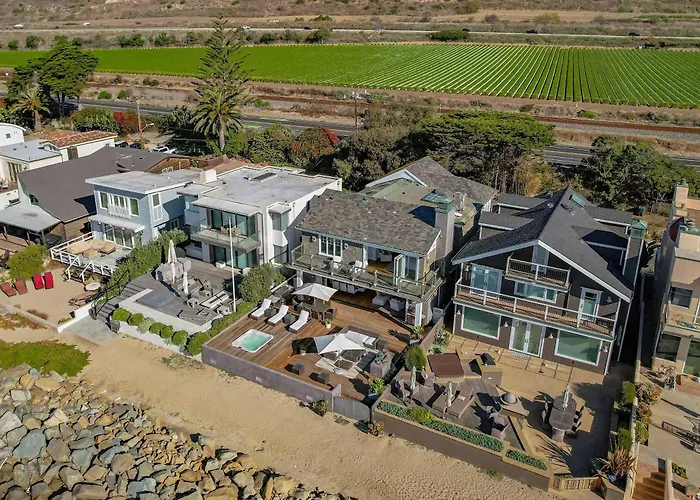 Seacliff Beach Retreat - Amazing Beachfront For Family Of 6