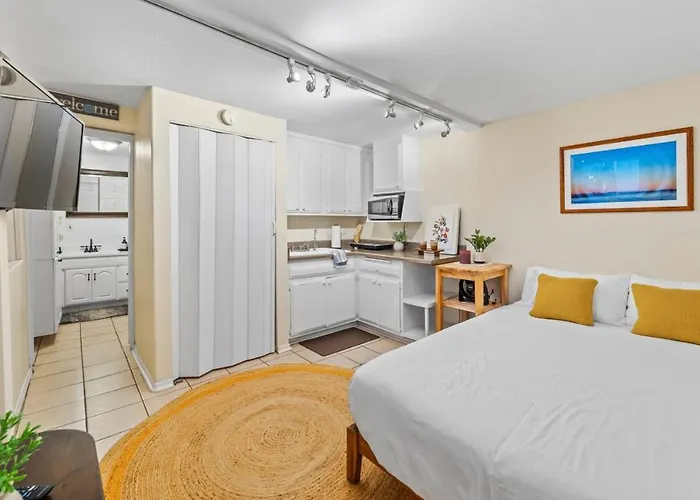 Netflix, Stocked Kitchenette, Beach Gear